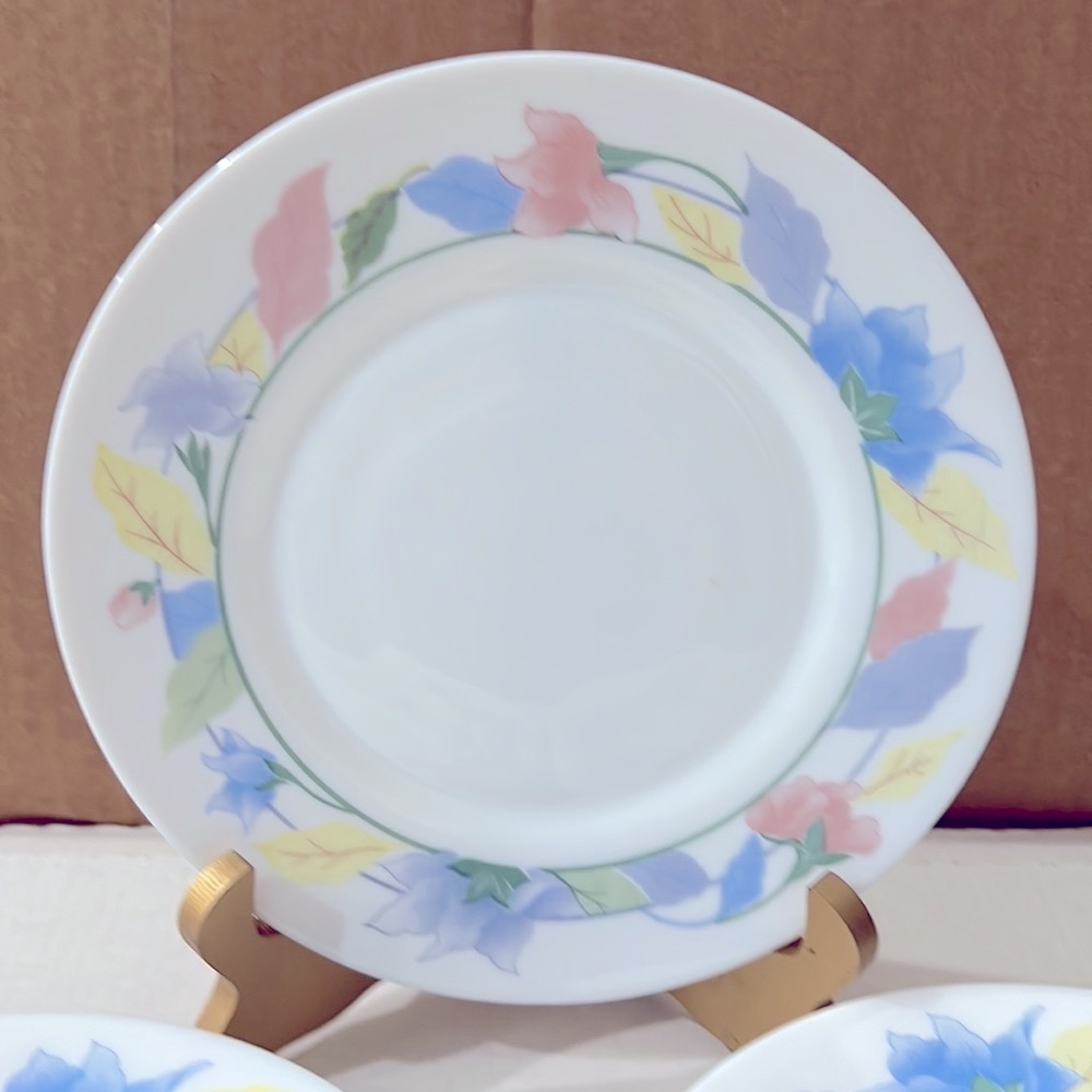 4 PC Arcopal France Salad Plate 8” Diameter. Made in France. Beautiful. Perfect.